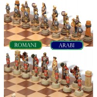 Completo scacchi tematici Italfama figure delle lunghe guerre  Romani Vs Arabi. Re h cm.8, e scacchiera Italfama, similcuoio, colore a scelta, cm. 40x40, campo da gioco cm. 36x36, casa mm.45x45.