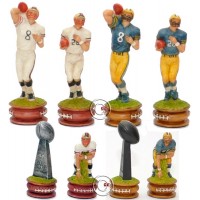 Scacchi artistici tematici, in resina dipinti a mano, Italfama Firenze. Football Americano figure di giocatori del rugby americano. Re ht. cm.8. base diametro cm.2,5. Offerta speciale