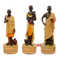 Scacchi artistici figurati a tema, in resina dipinti a mano, Italfama Firenze. Figure delle tribù africane Masai. Re ht. cm.8. base diametro cm.2,5. Originale Idea regalo!