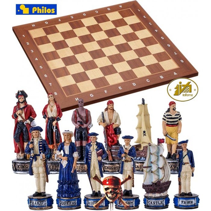 Completo scacchi tematici Pirati dei Caraibi vs Royal Navy. Re h cm.8 e scacchiera in legno, con coordinate, Londra, cm.40x40x1,3, casa mm.40x40.