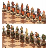 Scacchi artistici tematici Italfama Firenze, in resina, dipinti a mano, figure del mondo di Robin Hood. Re ht. cm.8. base diametro cm.2,5. Originale Idea regalo!