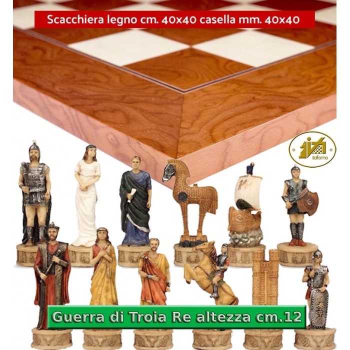 Scacchi artistici tematici Italfama, figure della guerra di Troia. Re cm.12, abbinati ad una prestigiosa scacchiera Rechapados De Luxe in legno intarsiato radica di frassino e acero cm. 40x40 casella m. 40x40. Elegante Idea regalo!