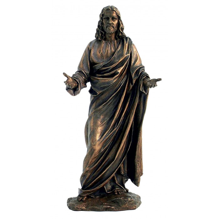 Statua Gesù Cristo in resina bronzata,  rifinita a mano in ogni minimo dettaglio,  altezza cm.31. Elegante prodotto Italfama Firenze.