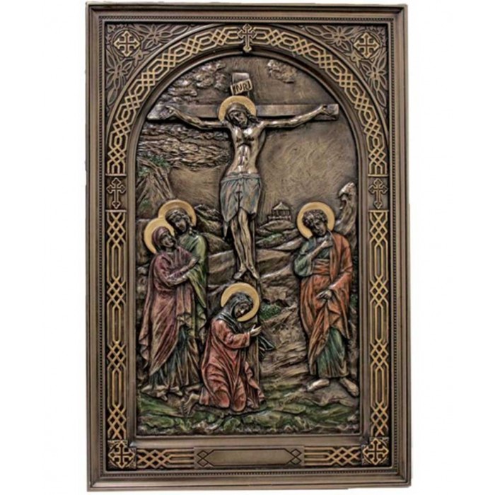 Icona in resina bronzata raffigurante la crocefissione di Gesù. Icona interamente rifinita a mano in ogni dettaglio, altezza cm,24. Elegante idea regalo della Italfama di Firenze-Italia. SR76555.