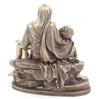 Statua La Pietà di Michelangelo riproduzione in resina bronzata altezza cm.16. Elegante prodotto firmato. Italfama Firenze