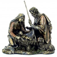 Statua in resina bronzata raffigurante l Natività. Statua  interamente rifinita a mano in ogni dettaglio e bronzata, altezza cm.21. Elegante idea regalo della Italfama di Firenze-Italia. SR74146.