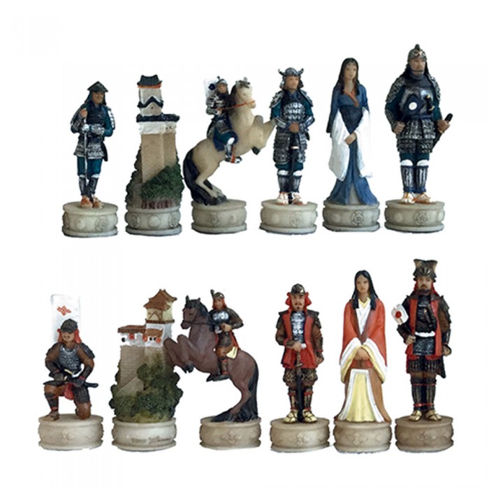 Italfama set scacchi artistici tematici in resina, dipinti a mano, figure di Guerrieri  Samurai. Re ht. cm.8. base diametro cm.2,5. Originale Idea regalo!